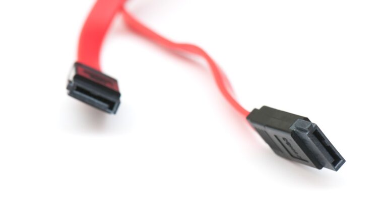 SATA vs SCSI Connectors: What’s the Difference?