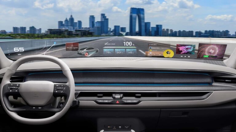 Forget screens. Hyundai wants to bring controls to your windshield