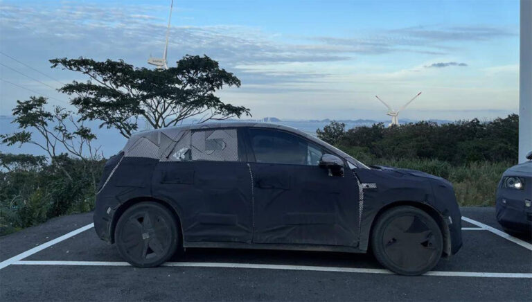 Nio Firefly: new spy shot showing the side of the body