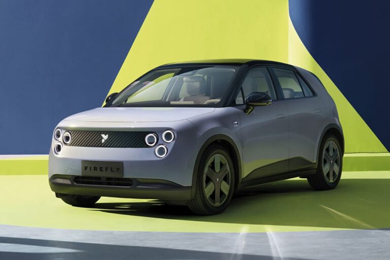 Nio unveils the Firefly compact electric car and launches the flagship model ET9