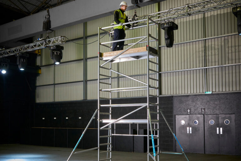 Zarges launches an arduous commercial platform and the tower system
